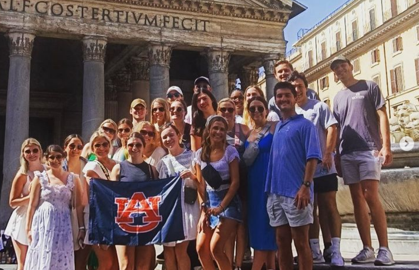 Auburn students in Italy