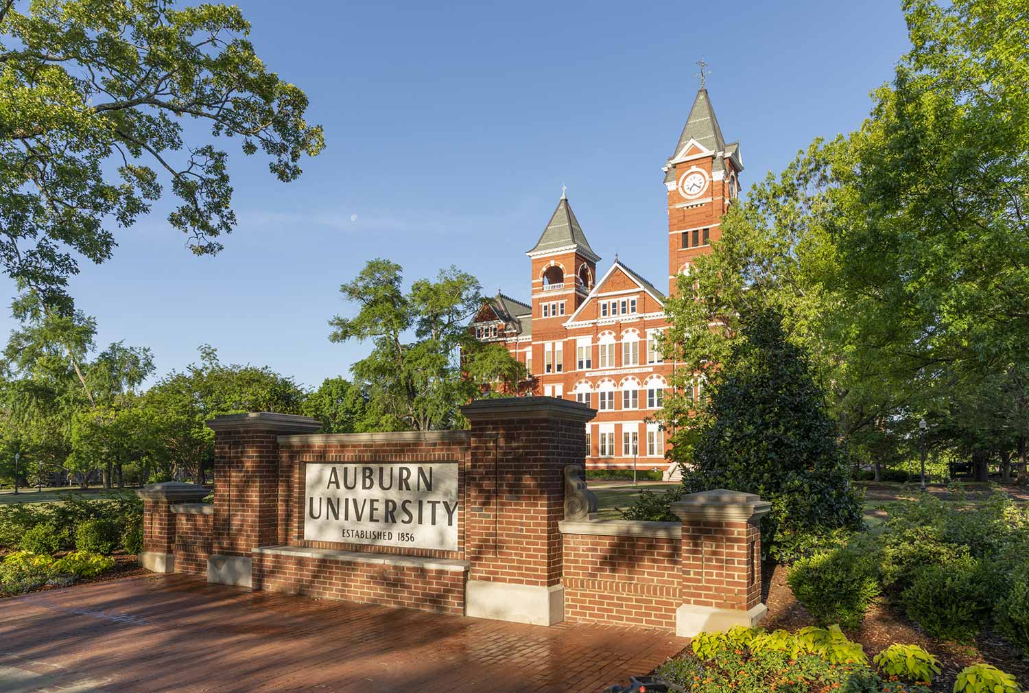 Samford Hall at Auburn University